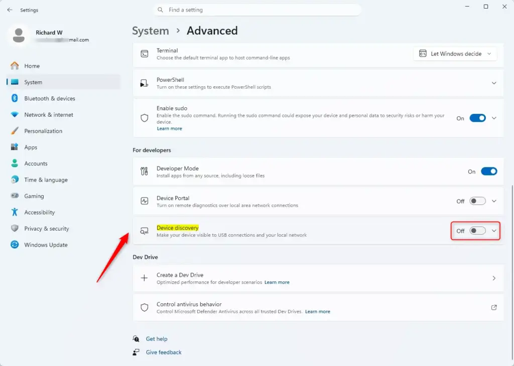 Windows 11 Developer Settings screen showing Device Discovery toggle.