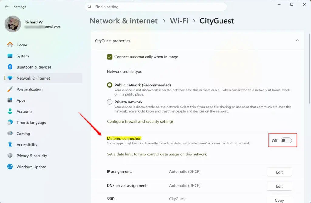 Windows 11 metered connection setting to disable automatic updates.