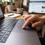 How to Change or Disable Touchpad Single-finger Scrolling Side in Windows 11