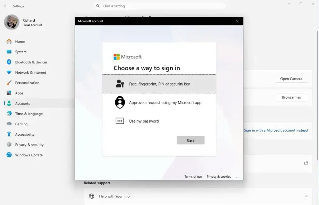 Windows 11 screen to choose sign-in method for Microsoft account.