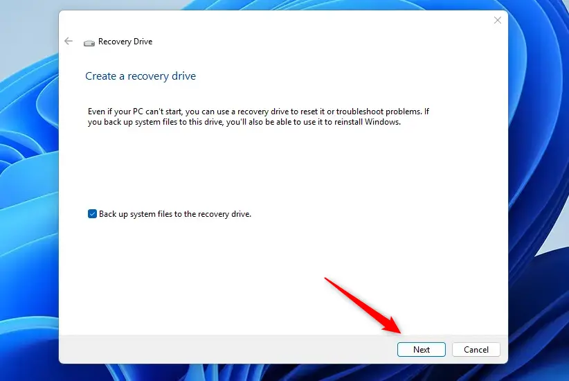 Windows 11 screen prompting to create a recovery drive.