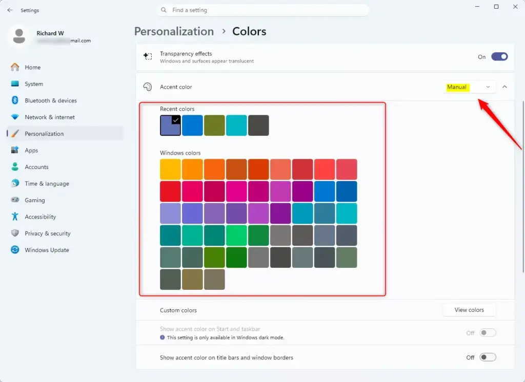 Manual accent color selection in Windows 11 settings.