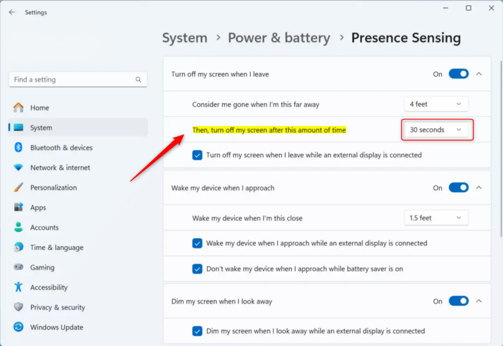 Configuring Windows 11 screen to turn off automatically when you leave.