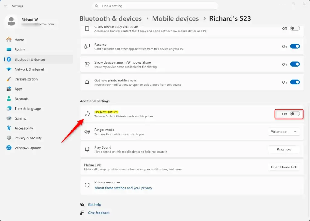 Phone Link app settings showing Do Not Disturb toggle on Windows 11 PC.