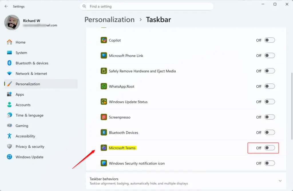Windows 11 taskbar settings for system tray icons.