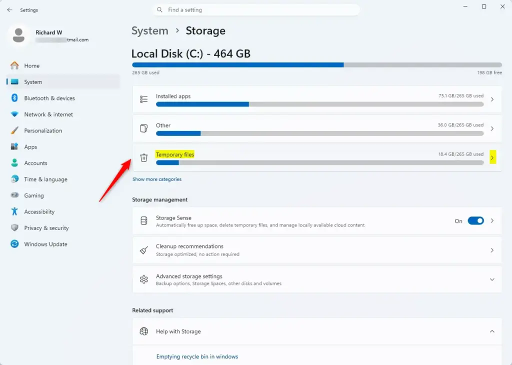 Windows Storage settings showing temporary files category.