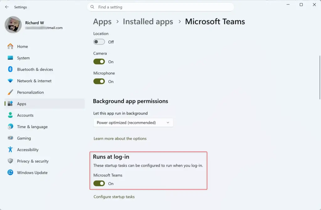 Toggle Microsoft Teams running at login in Windows settings.